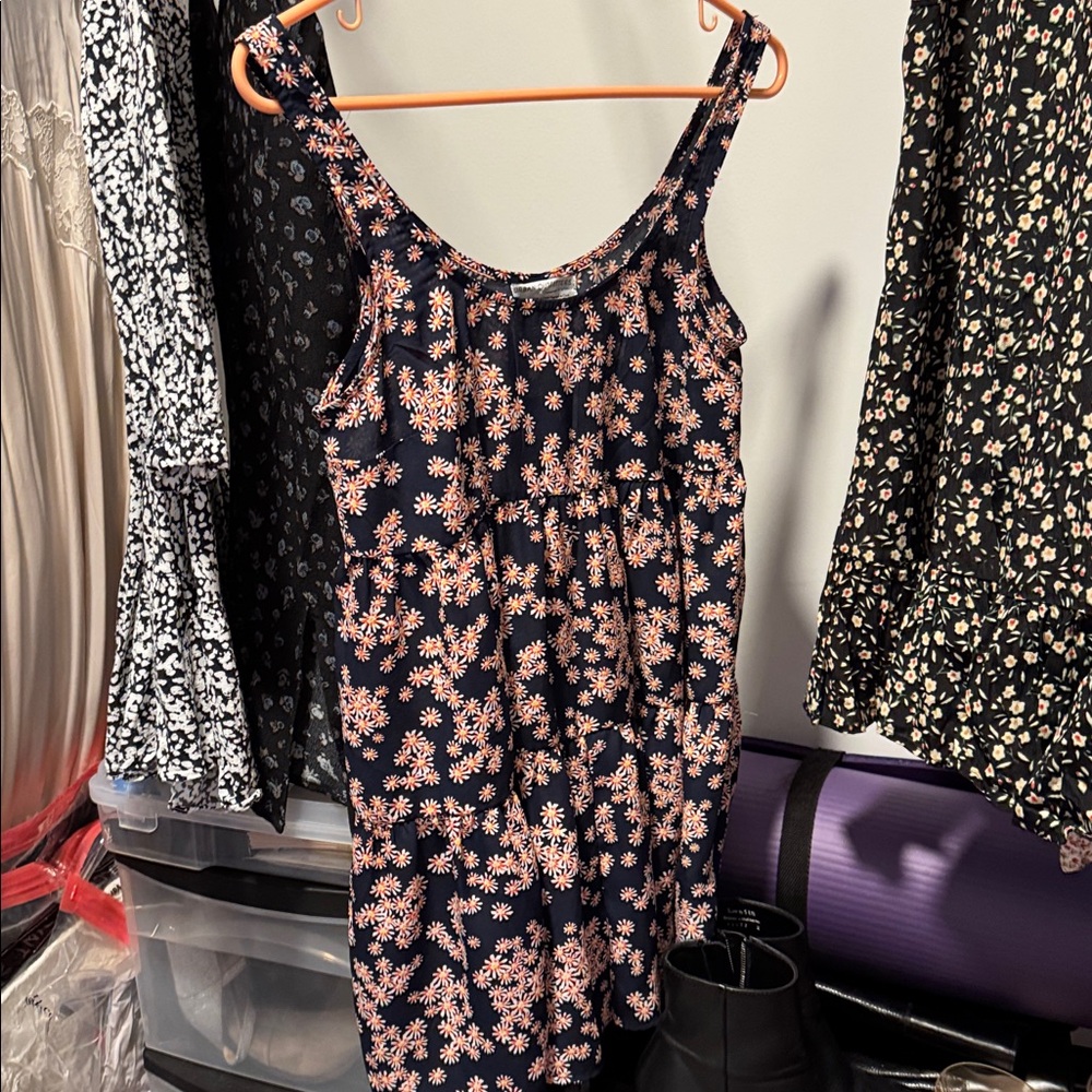 Floral and Patterned rompers Collection - Picture 4 of 6